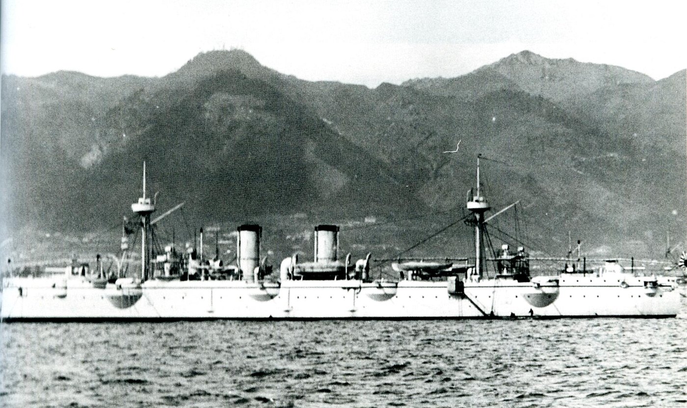 防護巡洋艦秋津洲