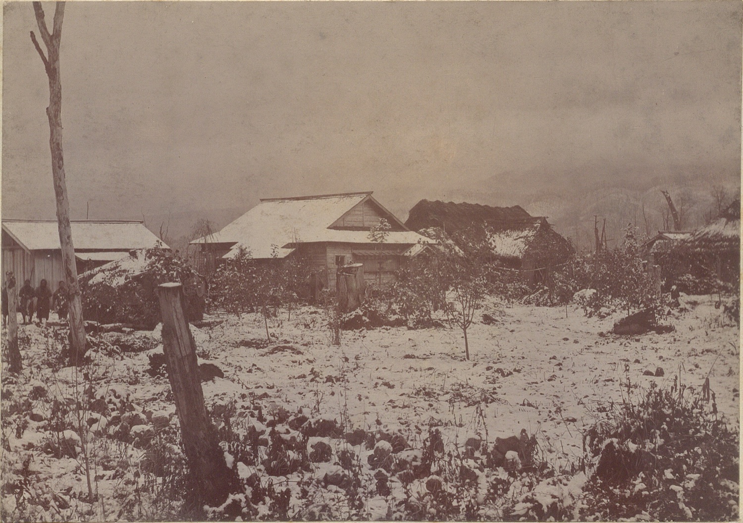上富良野の雪深い開拓農家（明治40年）