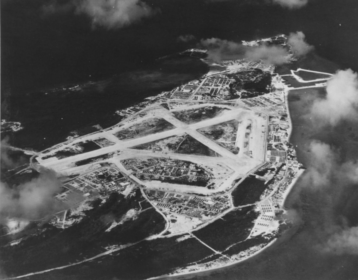 ペリリュー飛行場（1945年6月）