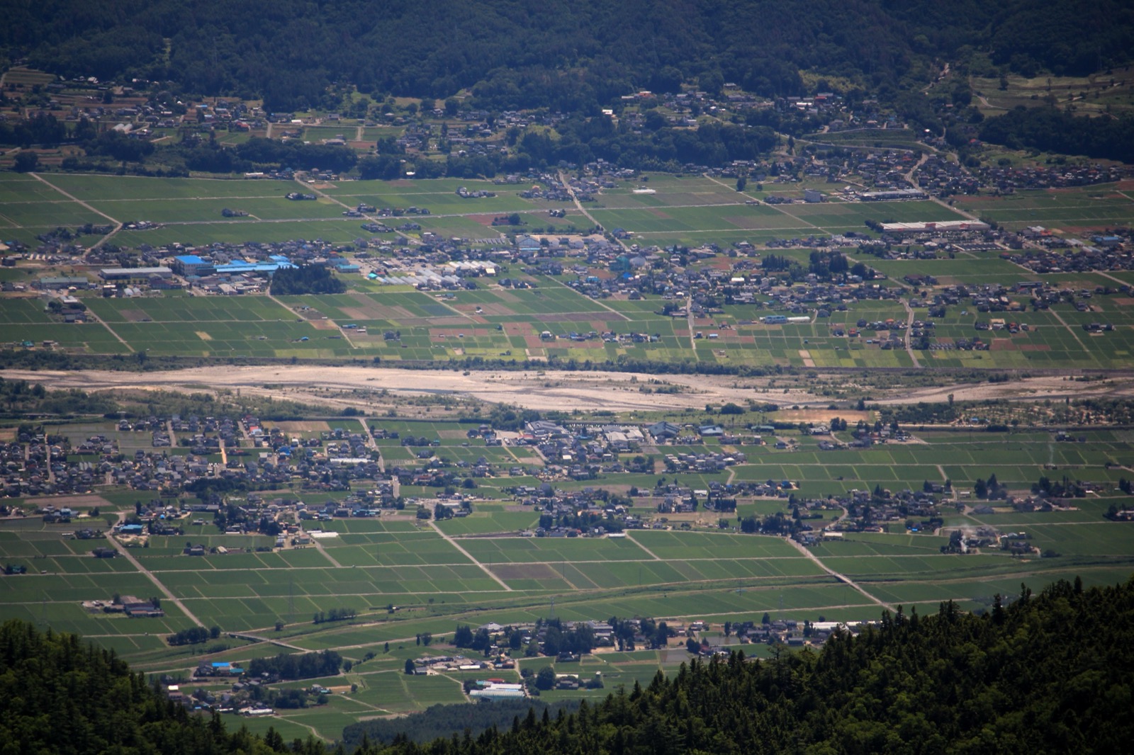 燕岳から望む安曇野と高瀬川